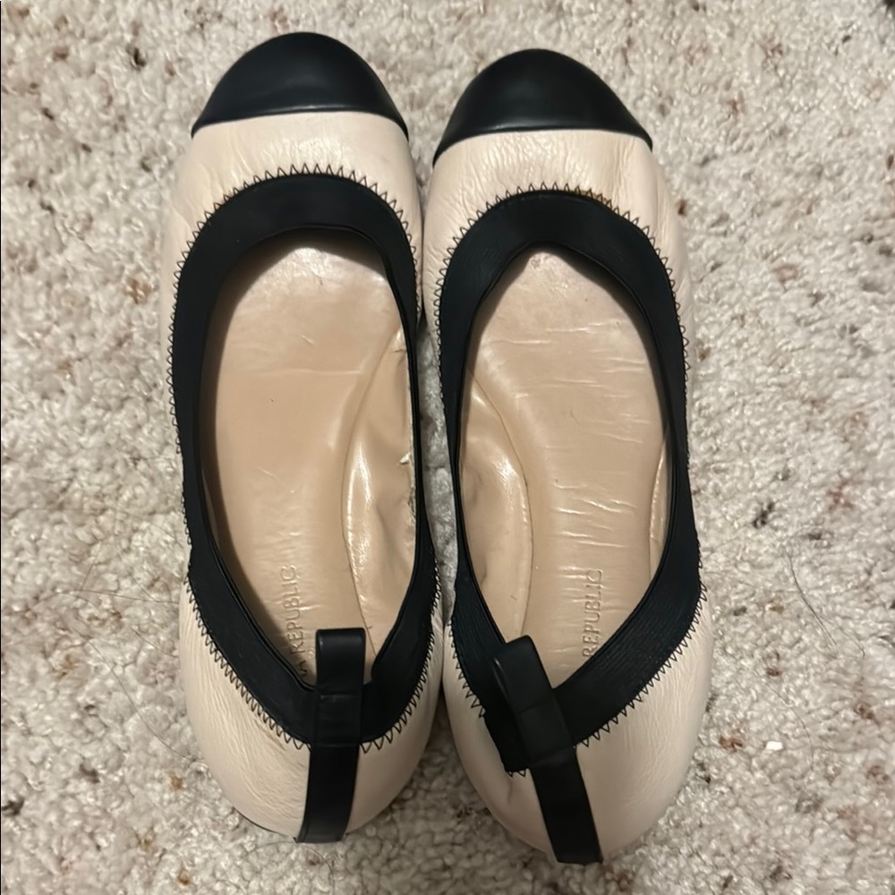 Banana Republic Cream and Black Ballet Flats